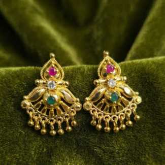 Gold Earstud with gold drops