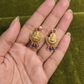 Studs with Laxmi idol_Hand