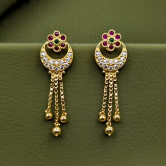 Earrings with floral Design and gold drops-150